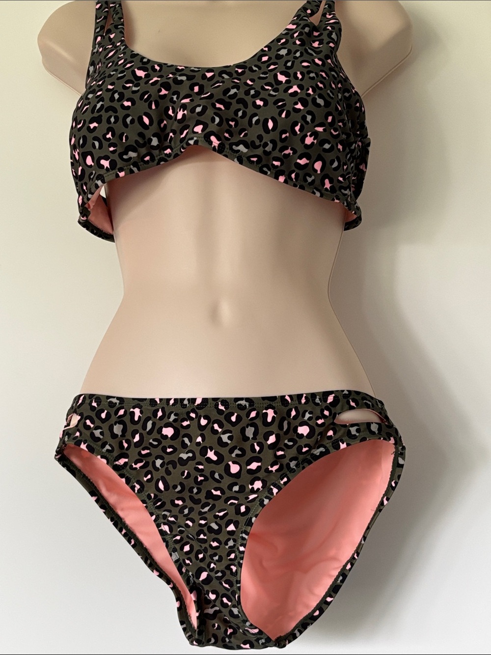 🍀3 for $25🍀 No Boundaries camo bikini
